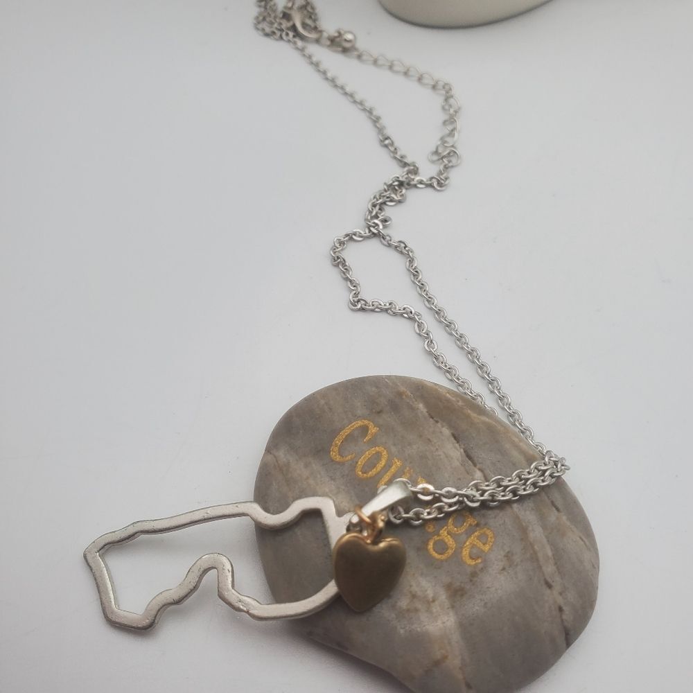Lovestruck state necklace‎